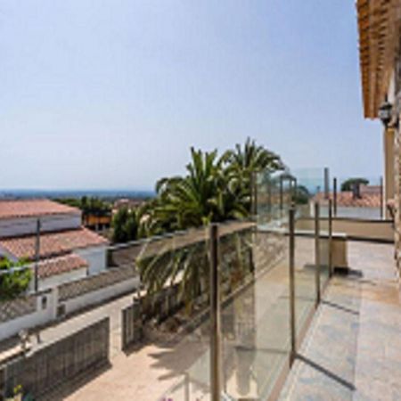 Modern Apartment In Roses With Swimming Pool Exterior foto
