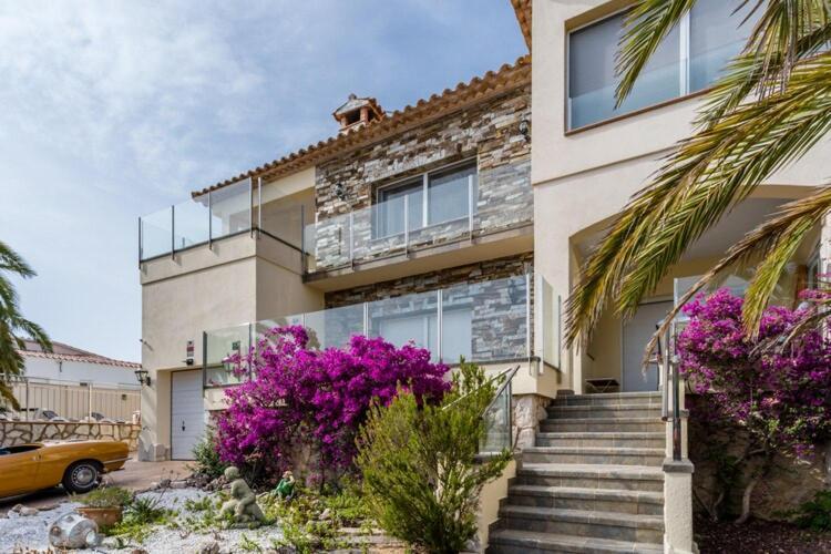 Modern Apartment In Roses With Swimming Pool Exterior foto
