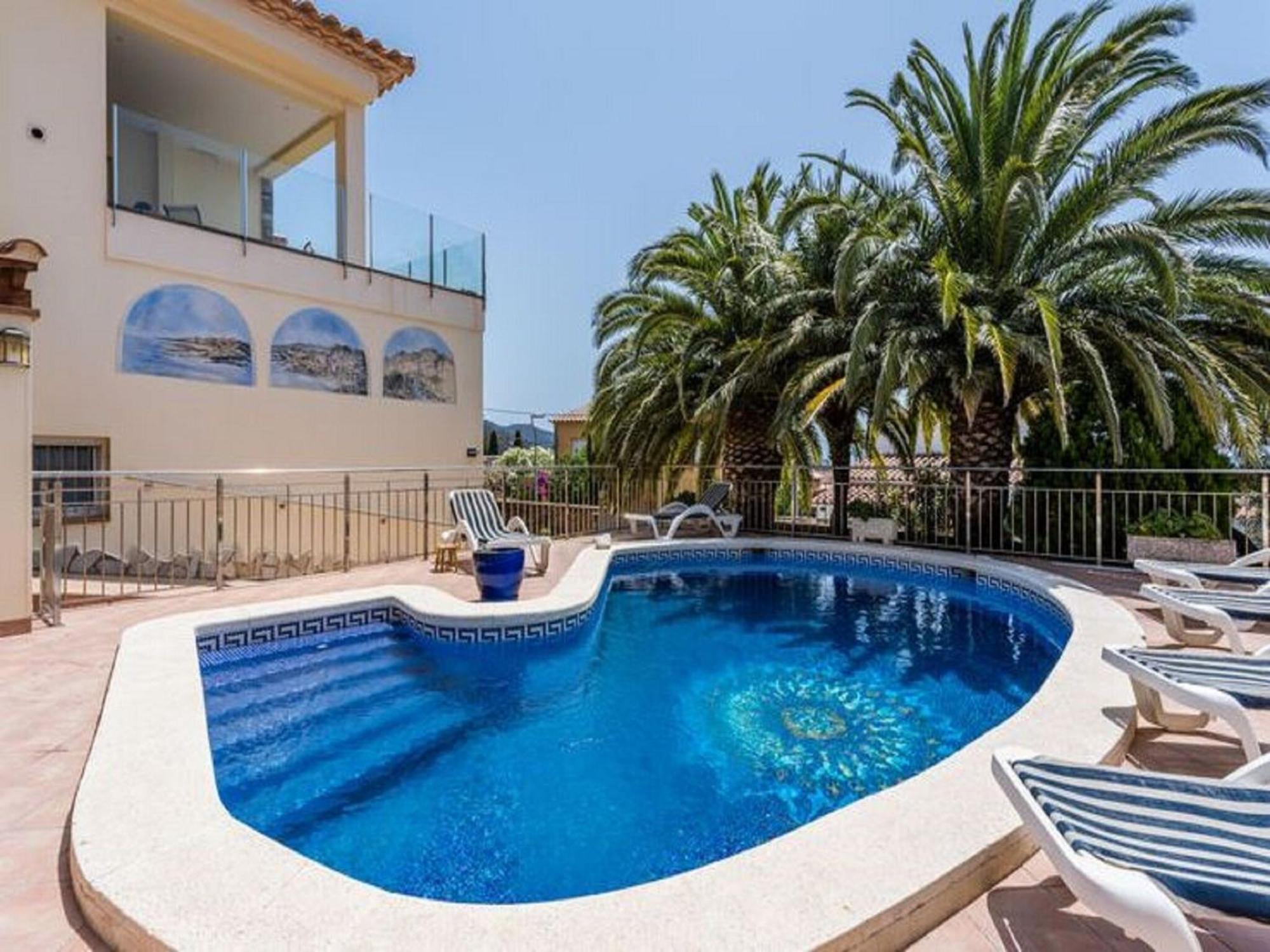 Modern Apartment In Roses With Swimming Pool Exterior foto